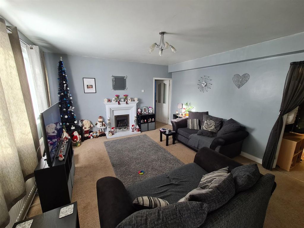 Property photo 3 of 9 Property Photo