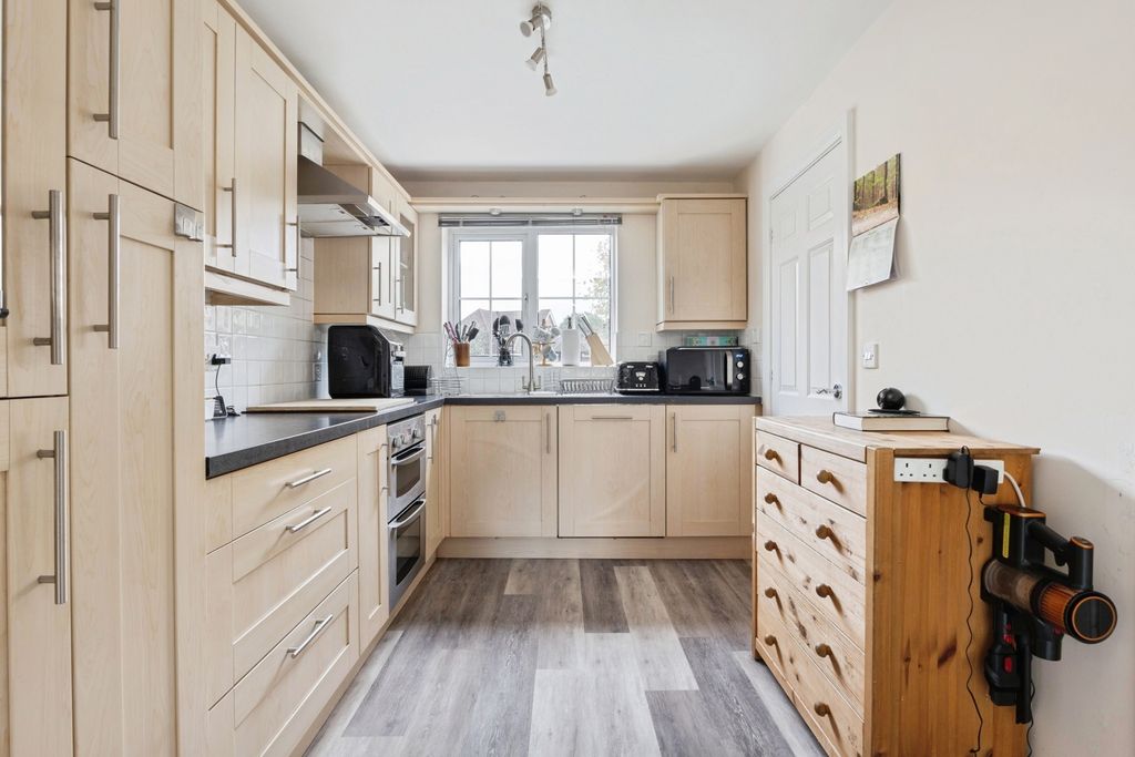 Property photo 3 of 19 Photo