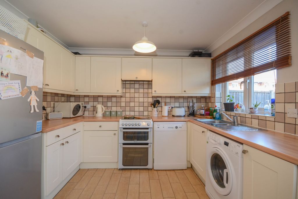 Property photo 3 of 14