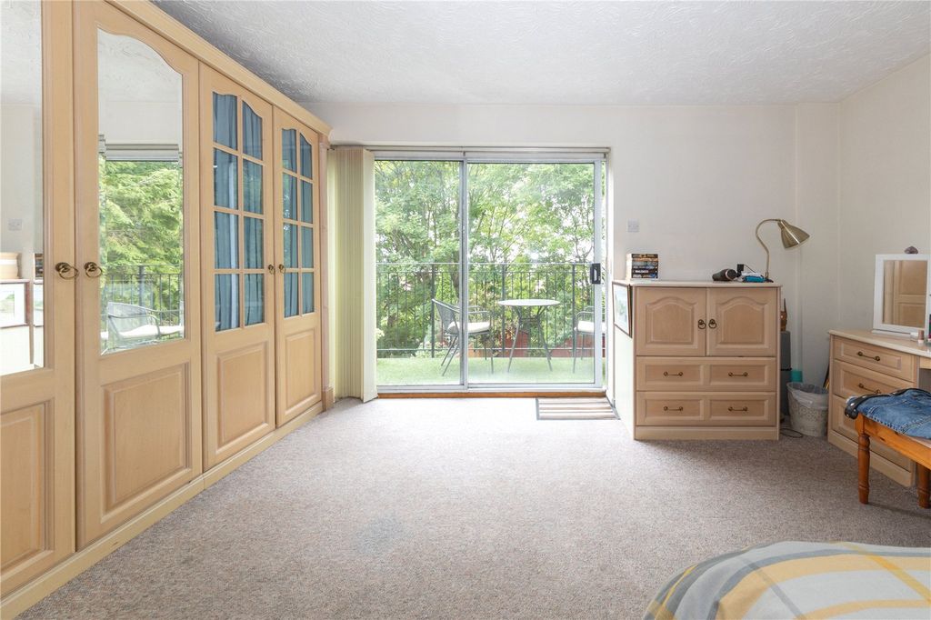 Property photo 3 of 22 Picture No. 17