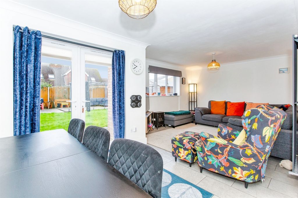 Property photo 2 of 21