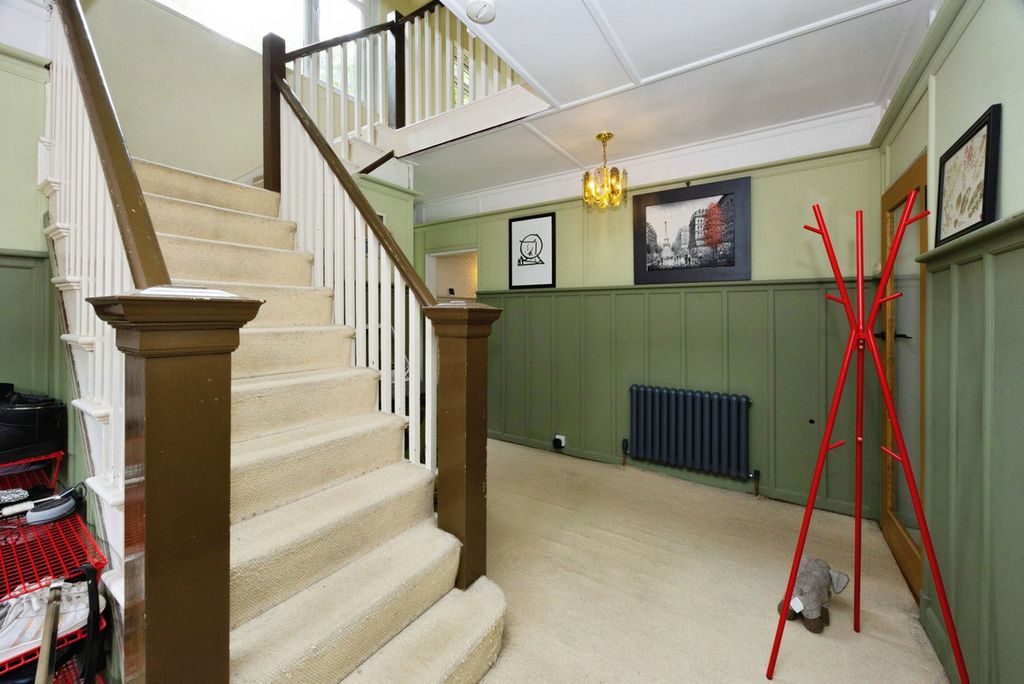 Property photo 2 of 31