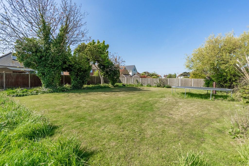 Property photo 3 of 23