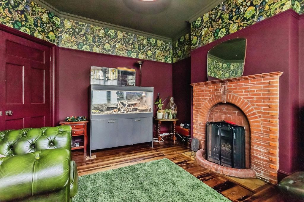 Property photo 2 of 17 Pbox-Img.Jpg