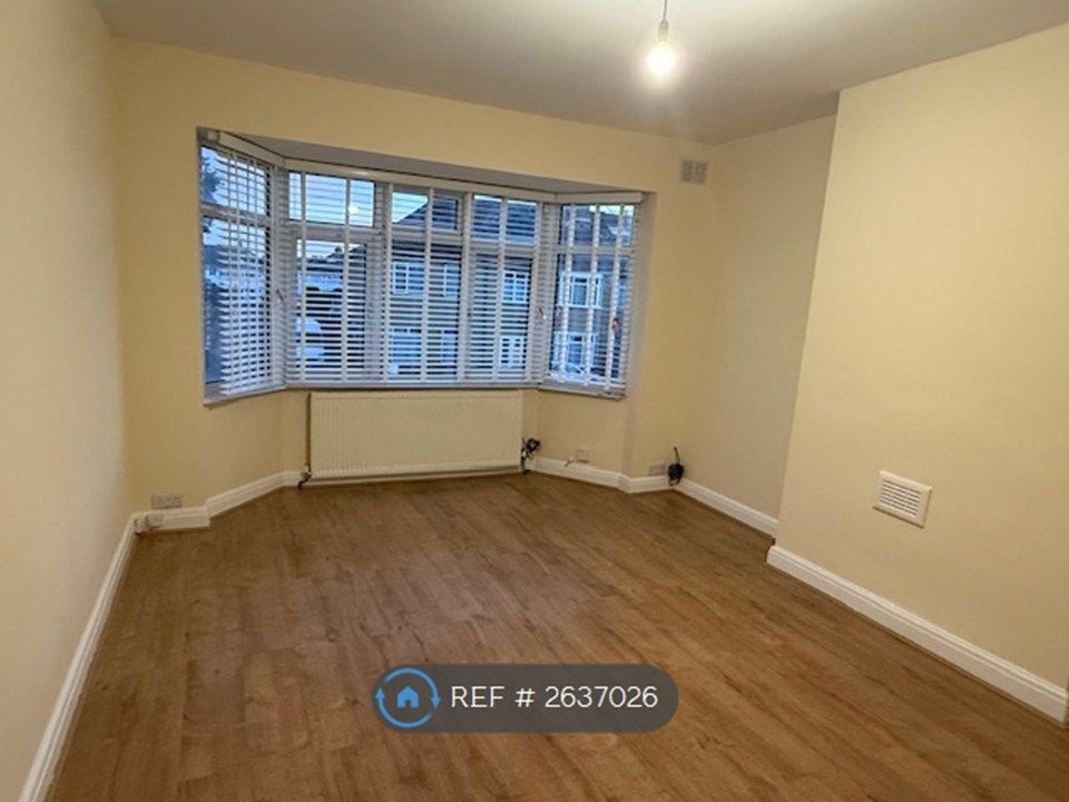 Property photo 2 of 10 Living Room