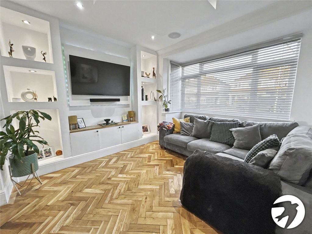 Property photo 3 of 32 Picture No. 23