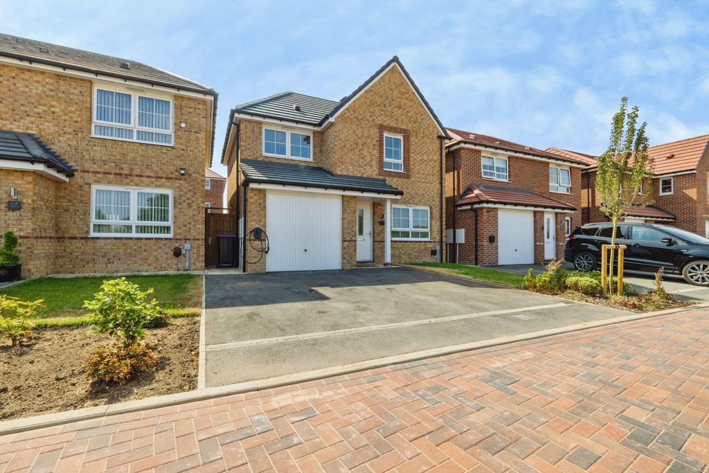 Property photo 1 of 18 2026-07-16-54Petuniaway028