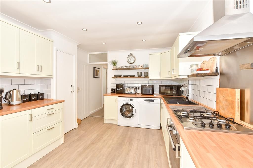 Property photo 2 of 13 Kitchen