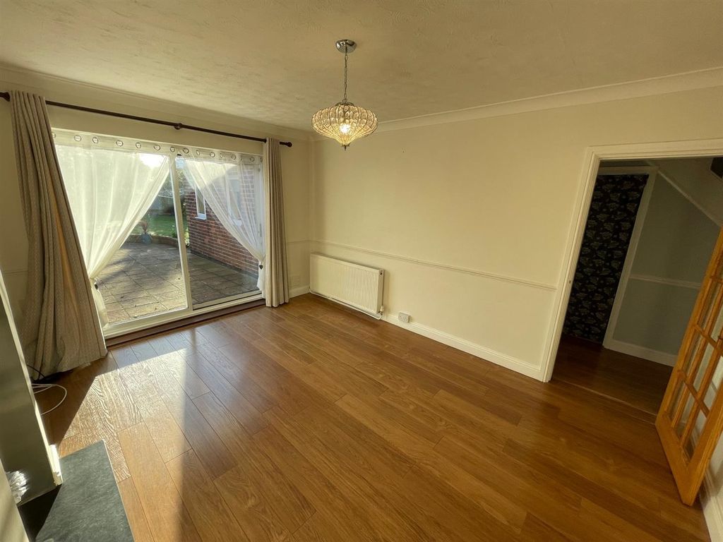 Property photo 3 of 26