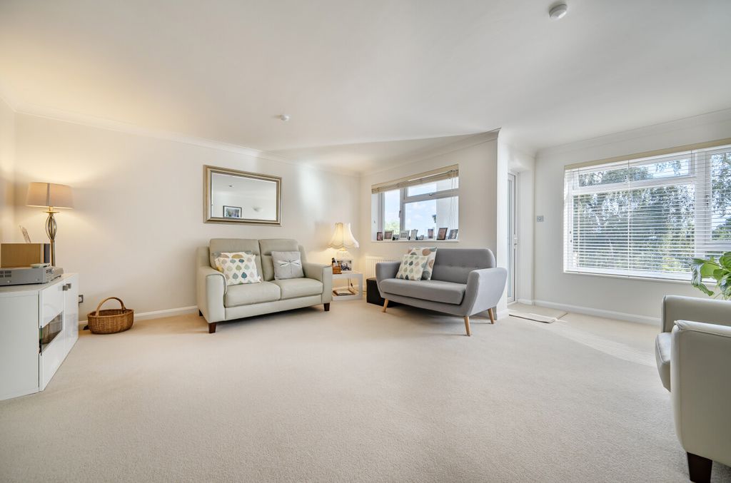 Property photo 3 of 20 1350036-10-68c051...