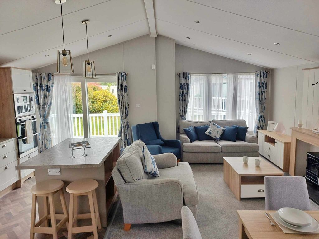 Property photo 1 of 11 5254580