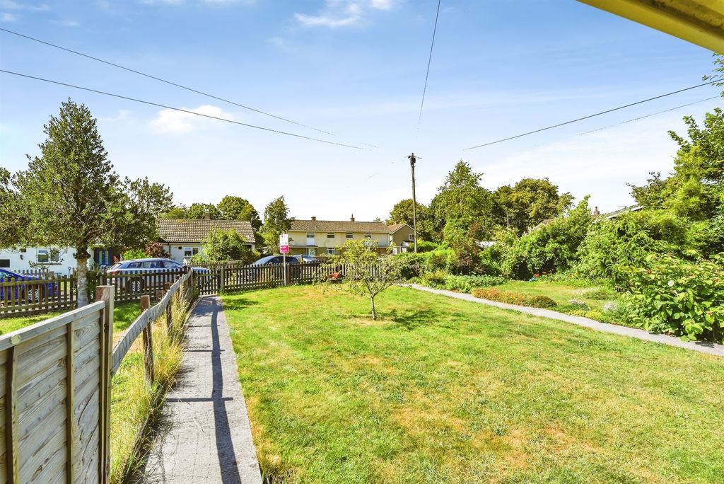 Property photo 2 of 12