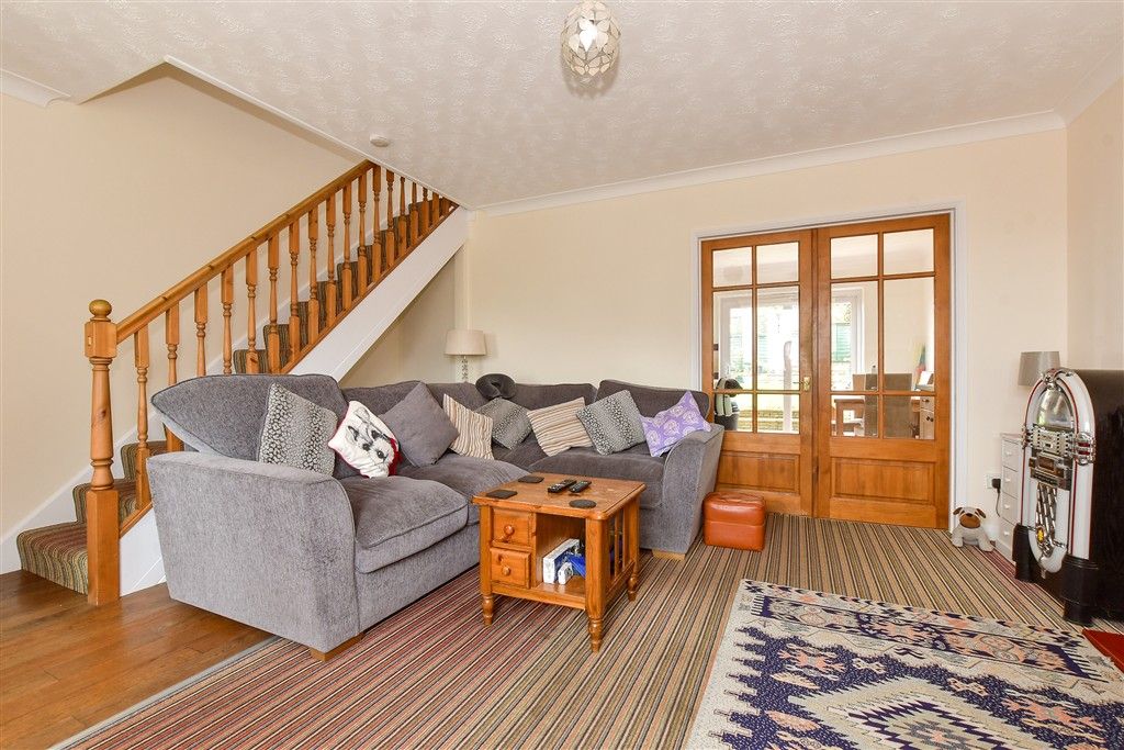 Property photo 2 of 14 Lounge