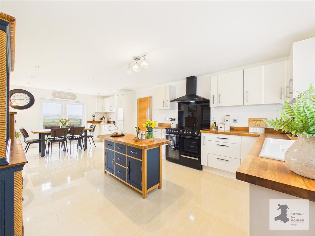 Property photo 2 of 43 Kitchen/Diner