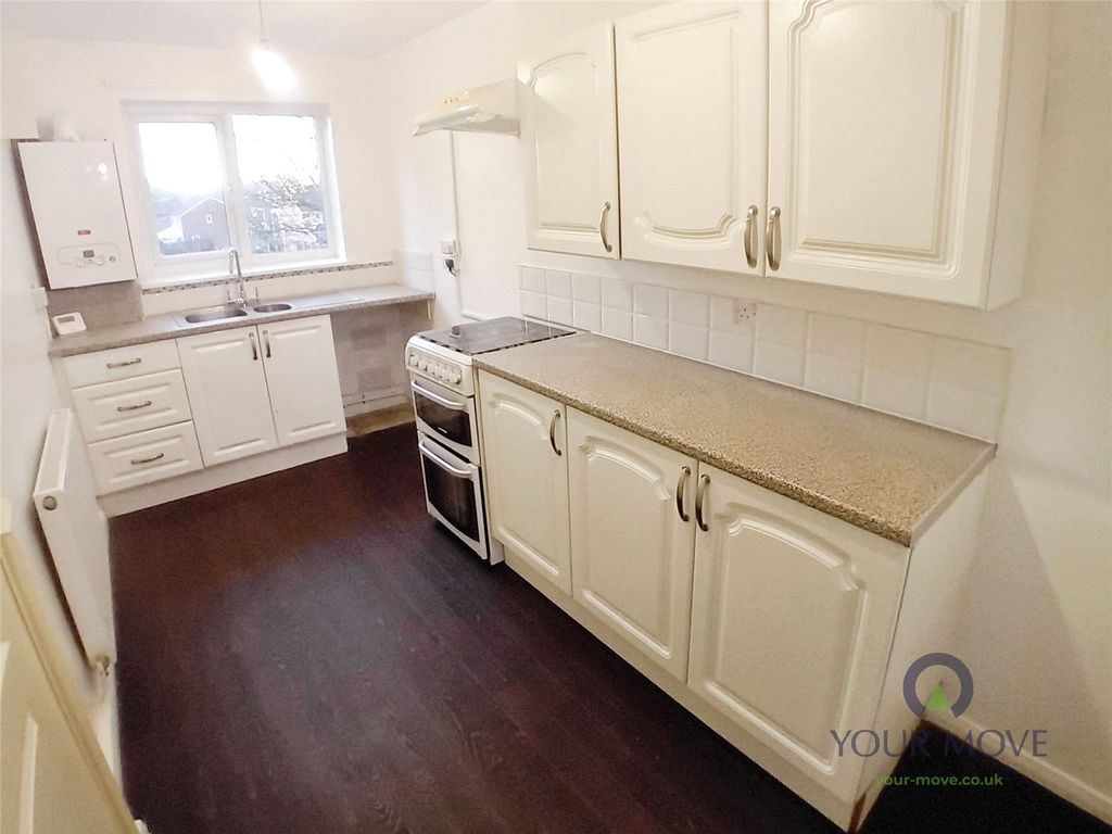 Property photo 3 of 12 Kitchen