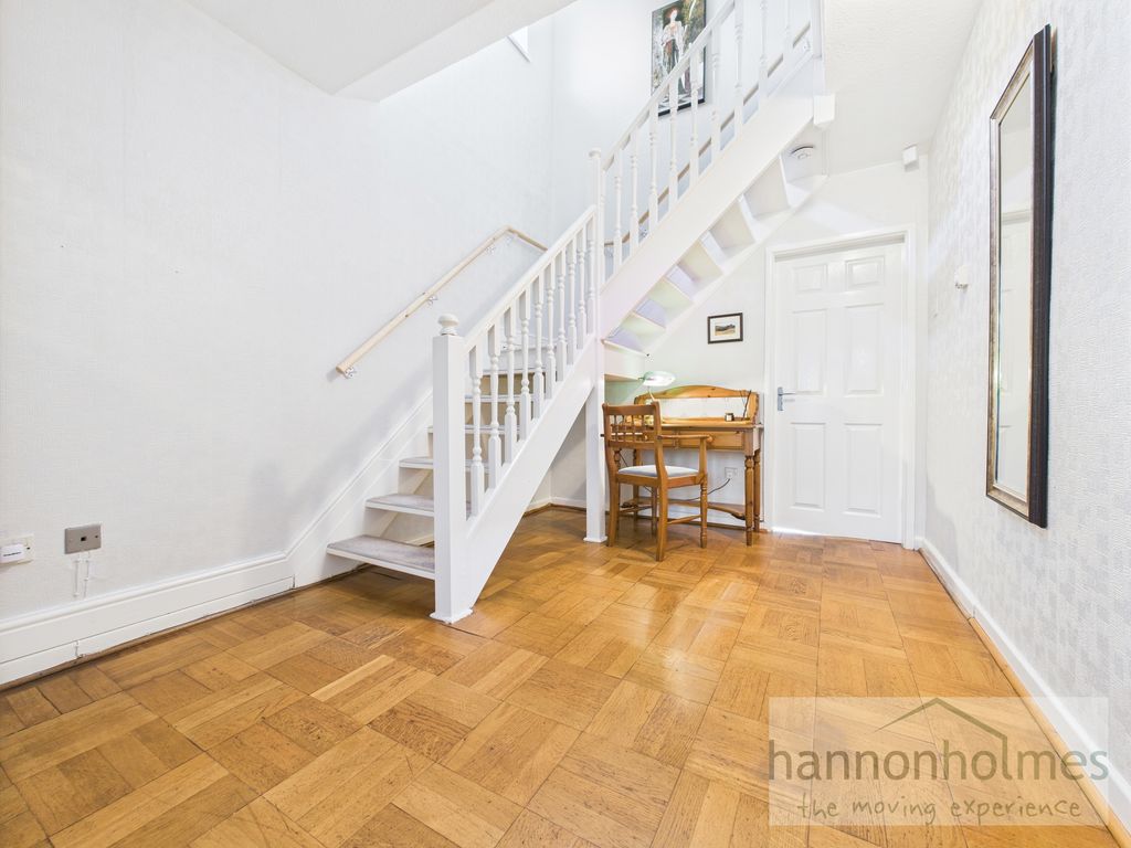 Property photo 3 of 46 Cam05283G0-Pr0090-Still026