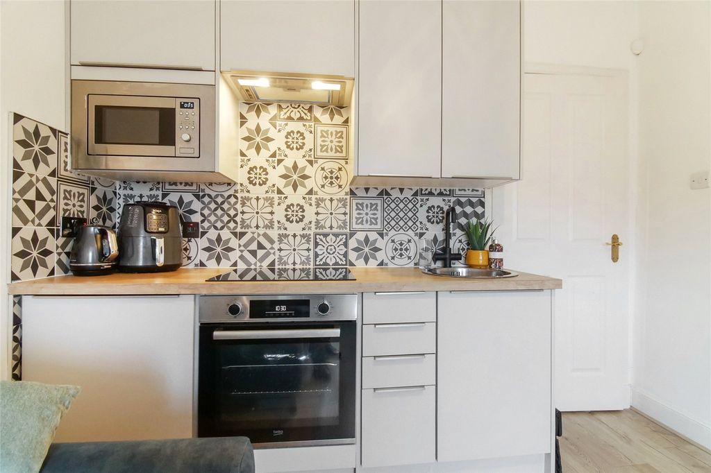 Property photo 3 of 21 Picture No. 21