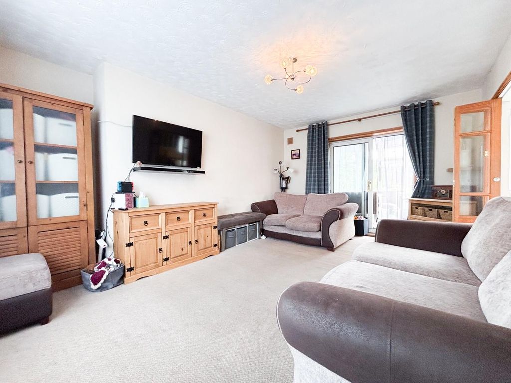 Property photo 1 of 22 Lounge