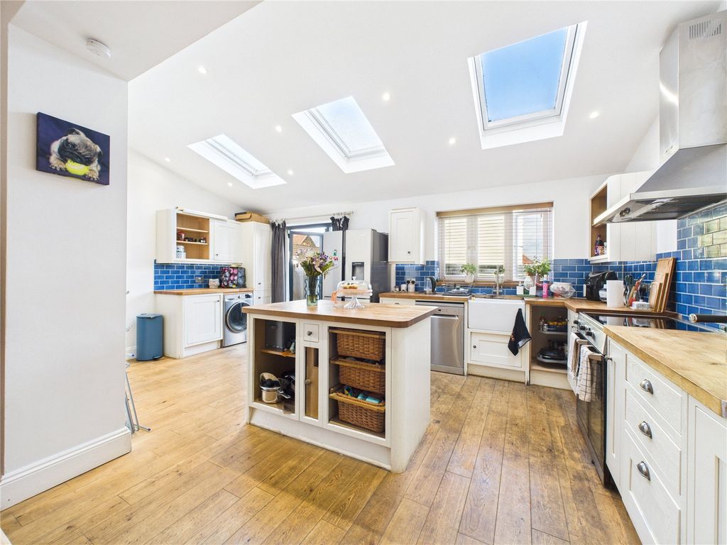 Property photo 3 of 23 Picture No. 25