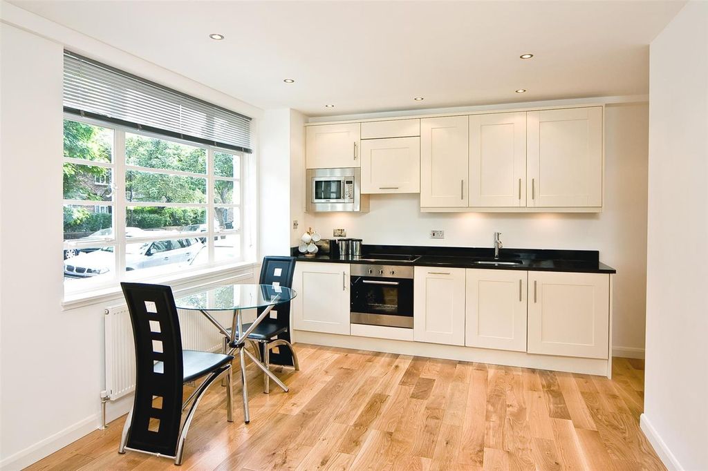 Property photo 1 of 8 Reception Room With Open Plan Kitchen