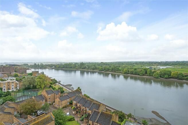 Property photo 3 of 13 841_Flm120455_Img_08_0000_Max_656x437.Jpeg