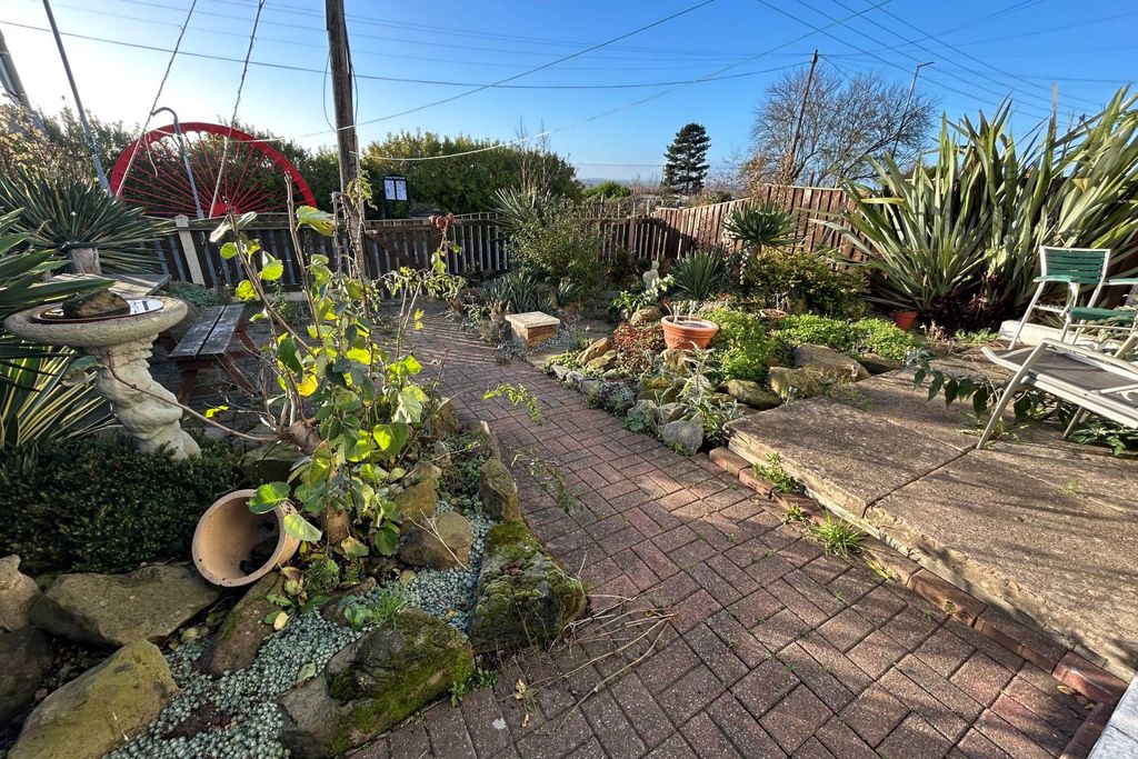 Property photo 2 of 5