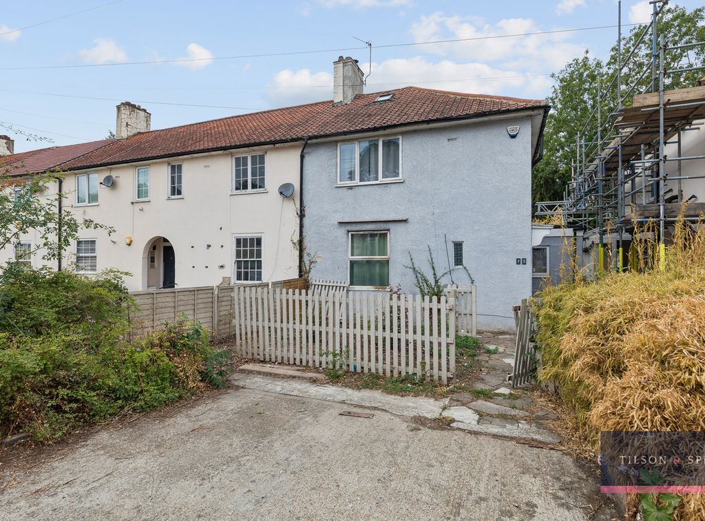 Property photo 2 of 17 010920267_Tils_75 Henningham Road _N17 7Bb_001_Wm