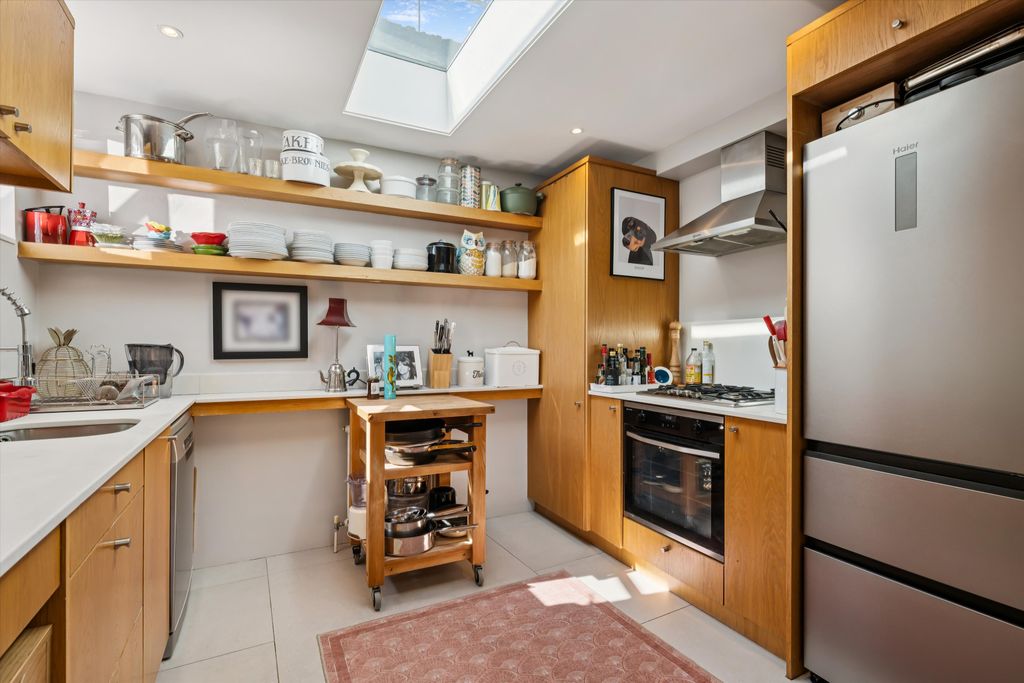 Property photo 3 of 17 Image