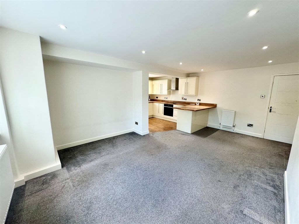 Property photo 2 of 10 Living 2.Jpg