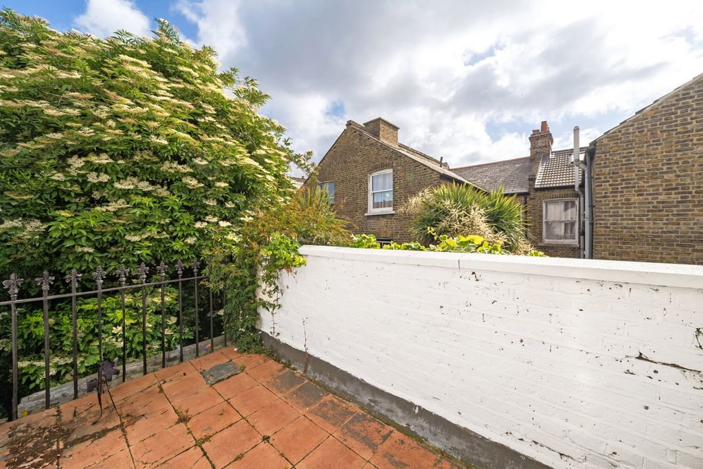 Property photo 3 of 22