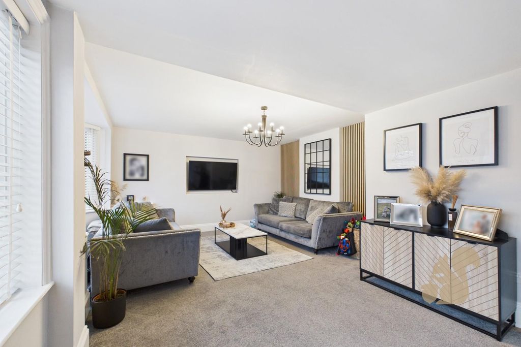 Property photo 3 of 25 Cam01659G0-Pr0709-Still011.Jpg