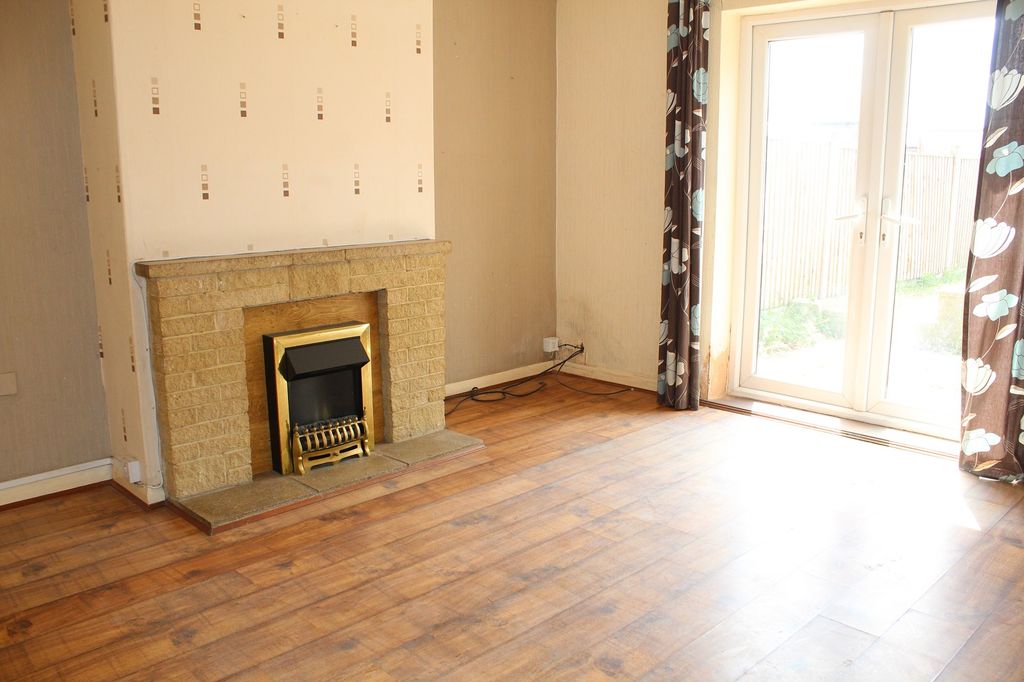 Property photo 3 of 8 Dining Room