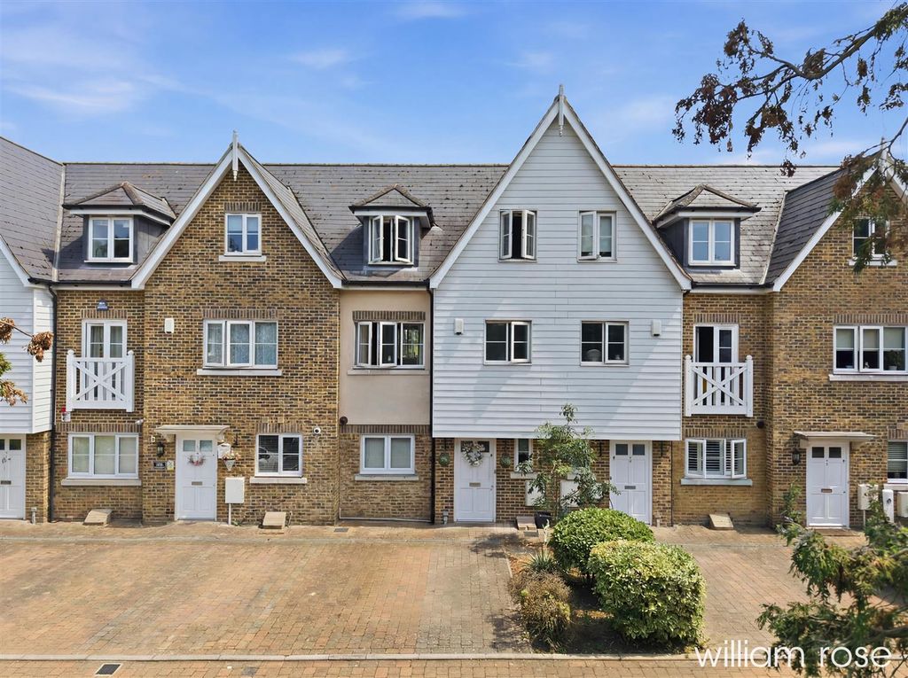 Property photo 1 of 22 1_002_Dji_20260626140140_0841_d_Reedit_c91d0d38.Jp