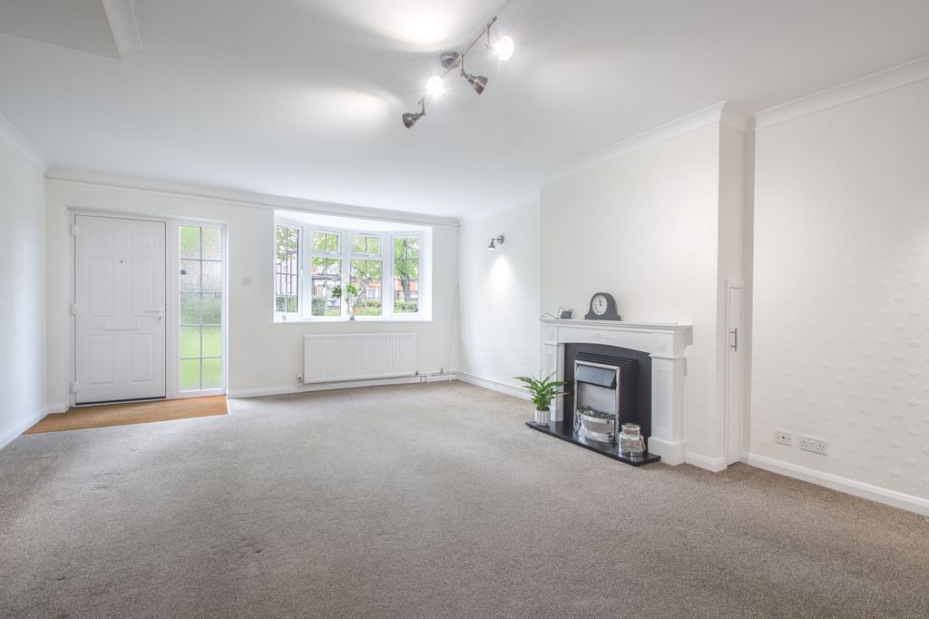 Property photo 3 of 16 Gallery