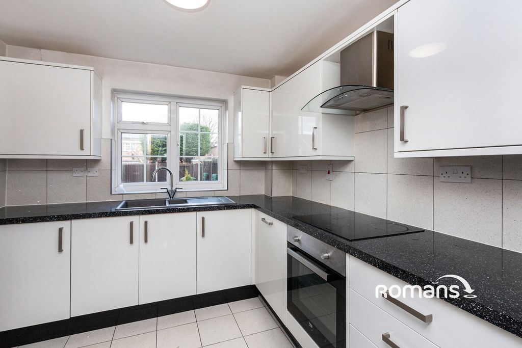 Property photo 2 of 10 Photo