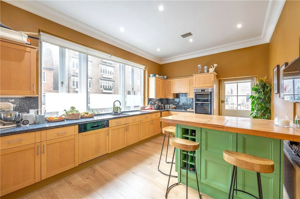 Property photo 2 of 24 Kitchen