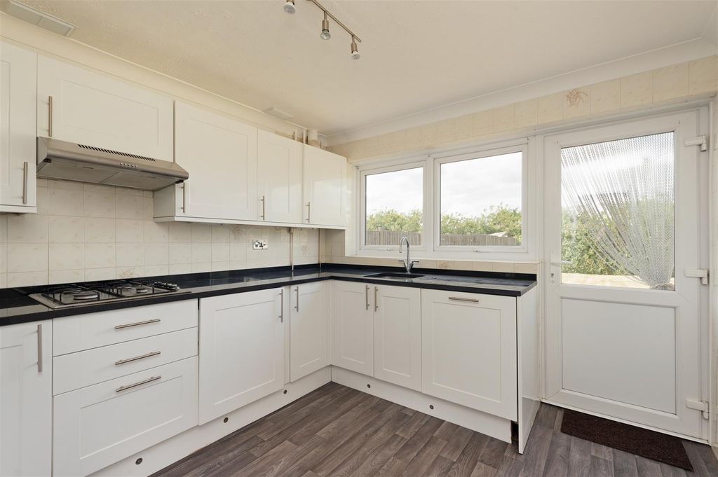 Property photo 2 of 12 Ashley Drive, Seasalter, Whitstable