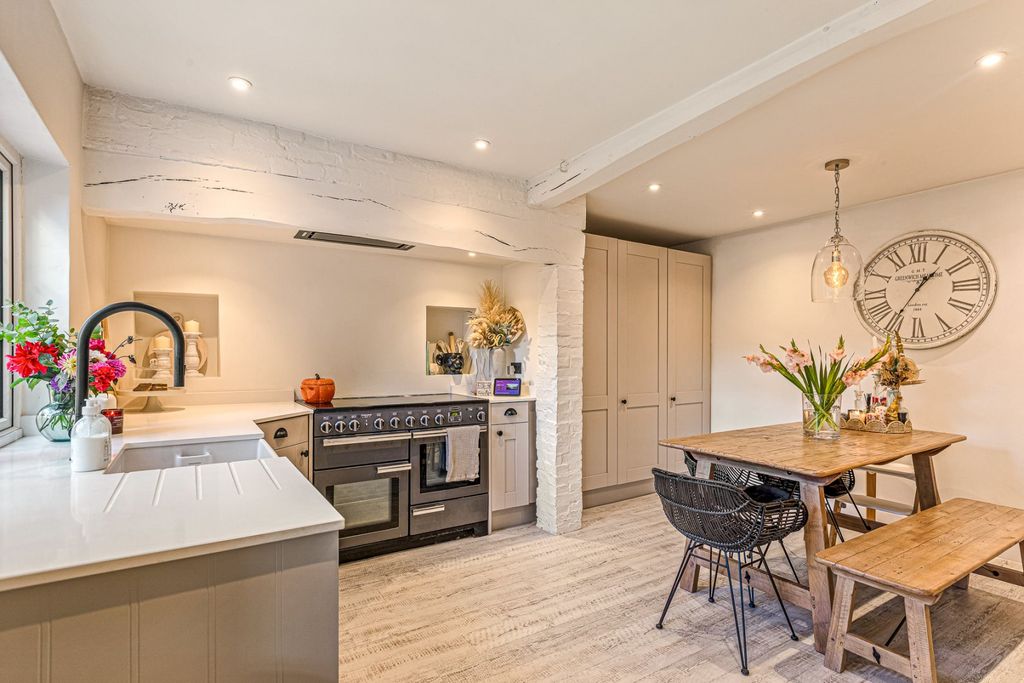 Property photo 2 of 41