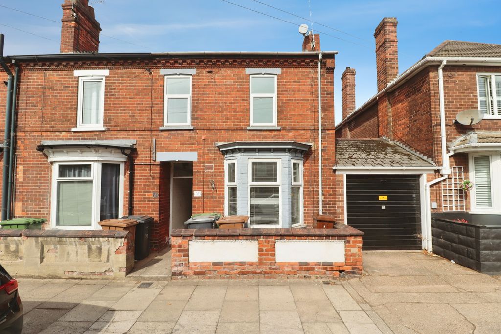 Property photo 1 of 11