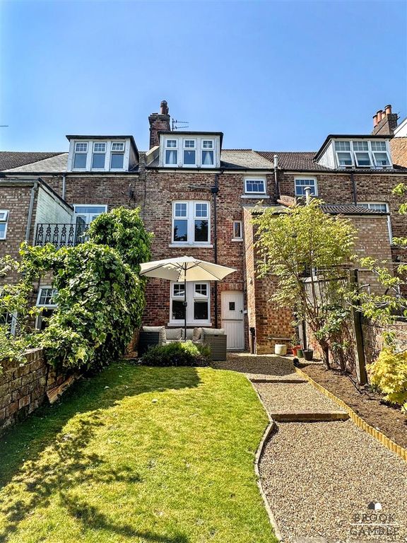 Property photo 2 of 30 01323 438506