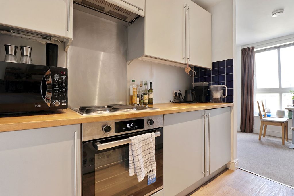 Property photo 2 of 11 06-c96B79908 Am Gwl 502 Dryden Building, 37 Commer