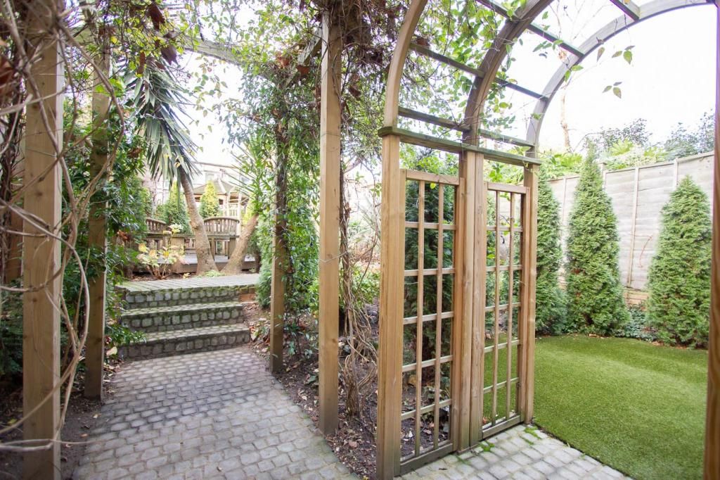 Property photo 3 of 8 Gallery
