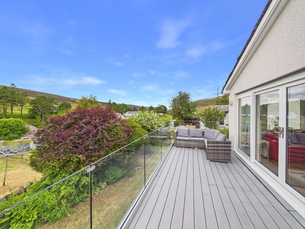 Property photo 3 of 22 Decking