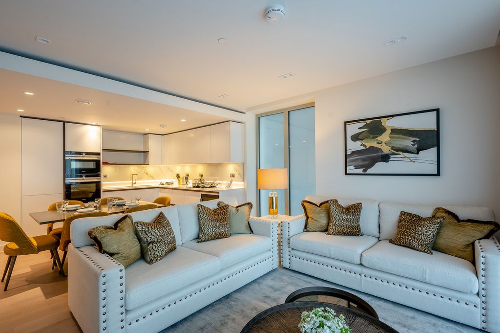 Property photo 3 of 8