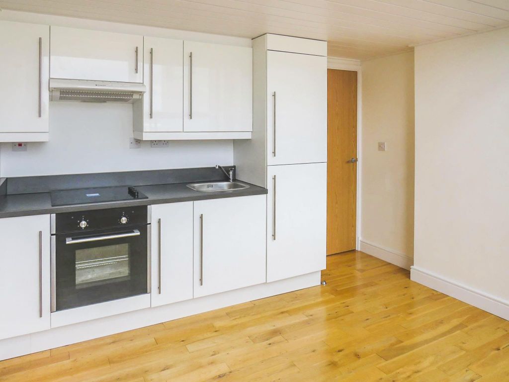 Property photo 1 of 8 Kitchen