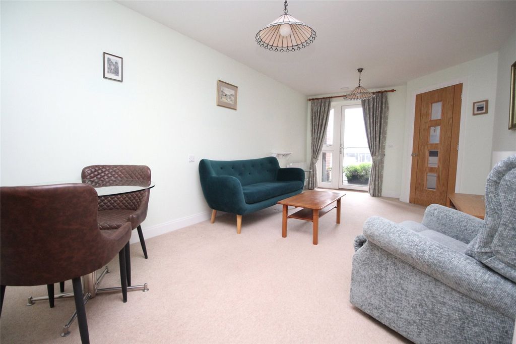 Property photo 2 of 15 Picture No. 05