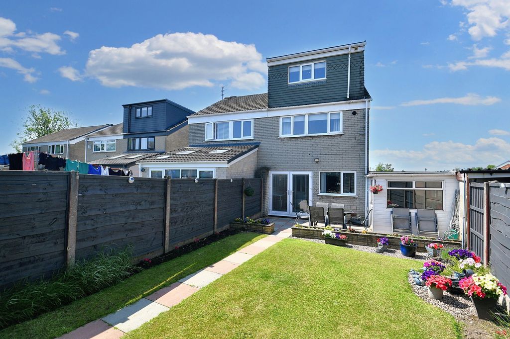 Property photo 2 of 21