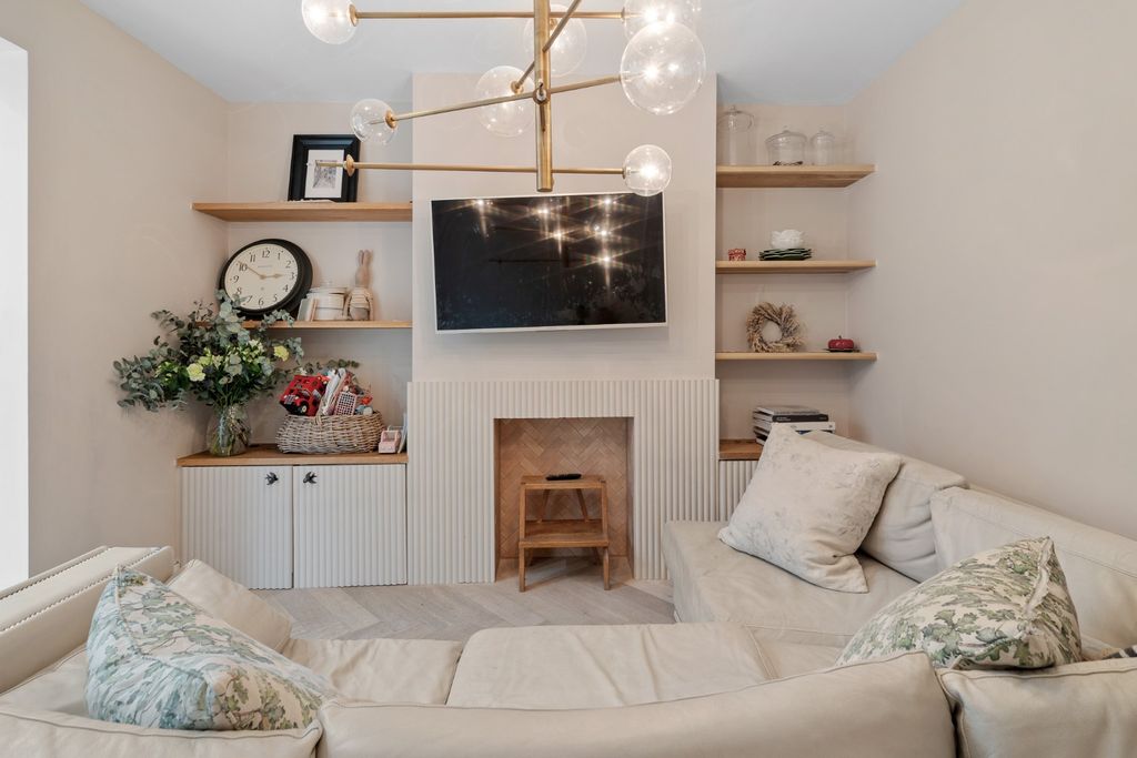 Property photo 2 of 28 4641894