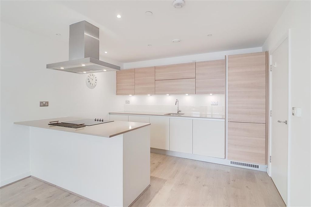 Property photo 2 of 17 3_Kitchen_Recepti...