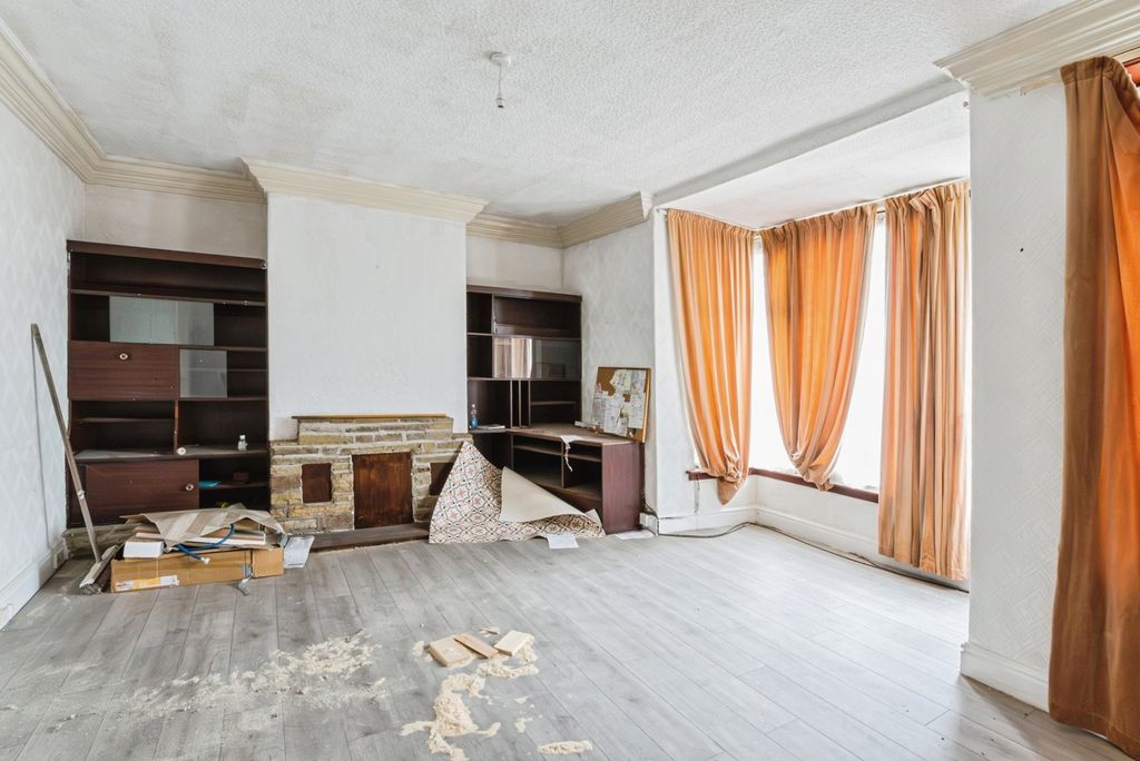 Property photo 2 of 20 Pbox-Img.Jpg